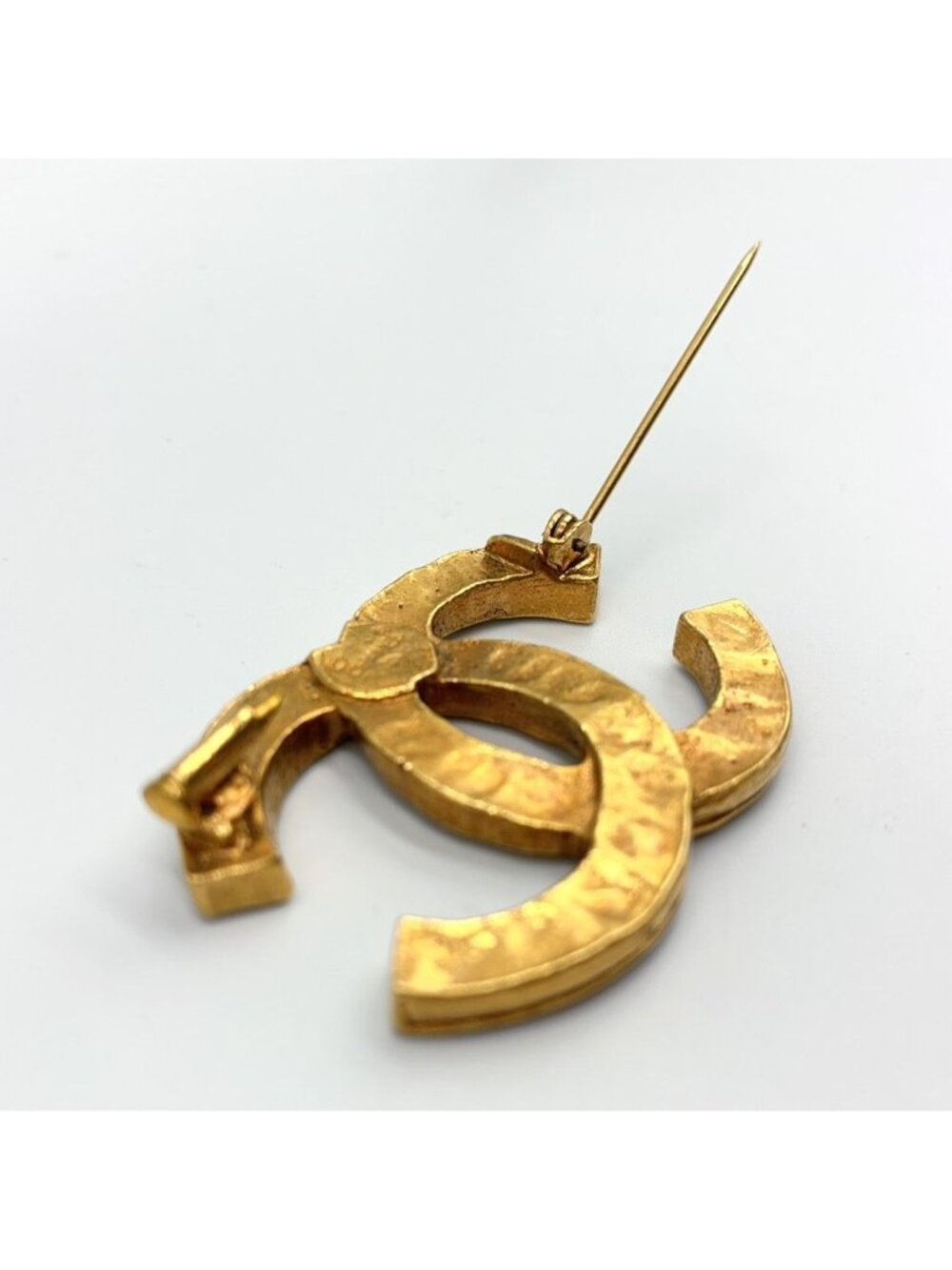 Chanel CC Logo Rhinestone Gold Brooch - Picture 7 of 7